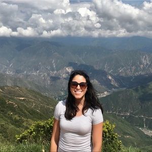 Meet your Posher, Andrea